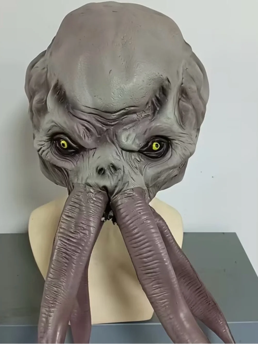 Grey Alien Octopus Mask for Reptile-Themed Costumes